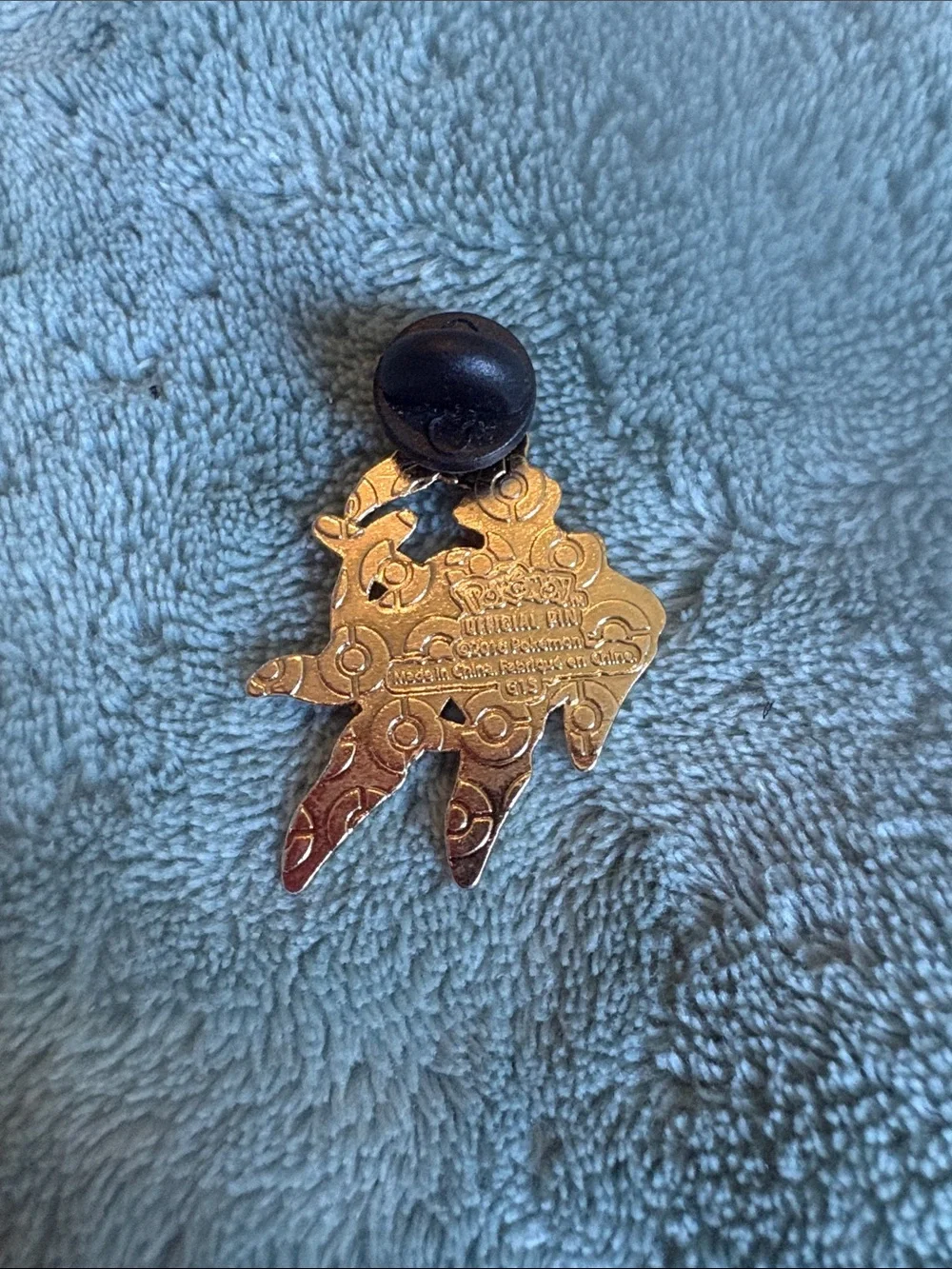 White and Gold Arceus Enamel Lapel Pin